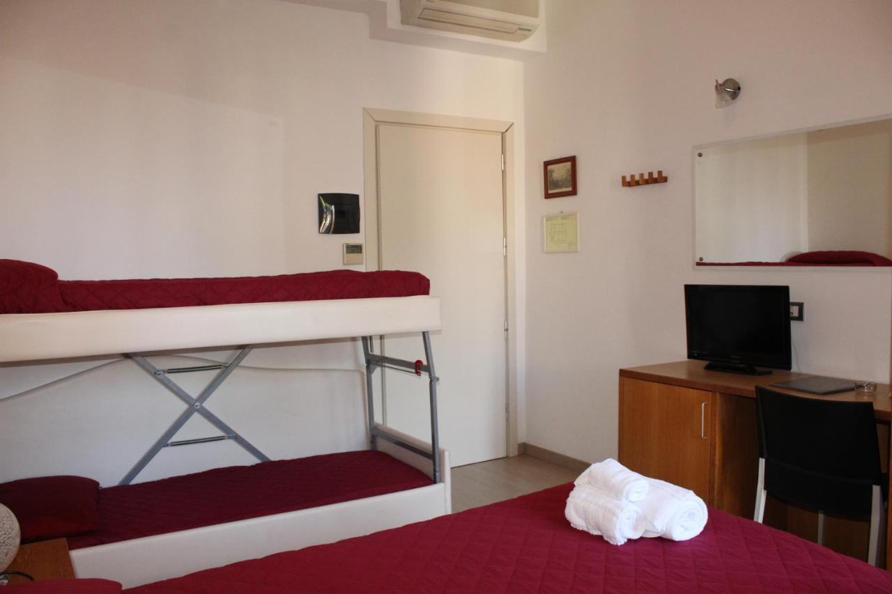 Hotel Morolli Rimini Luaran gambar