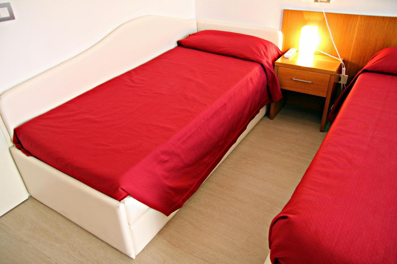 Hotel Morolli Rimini Luaran gambar