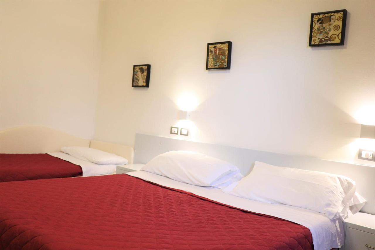 Hotel Morolli Rimini Luaran gambar