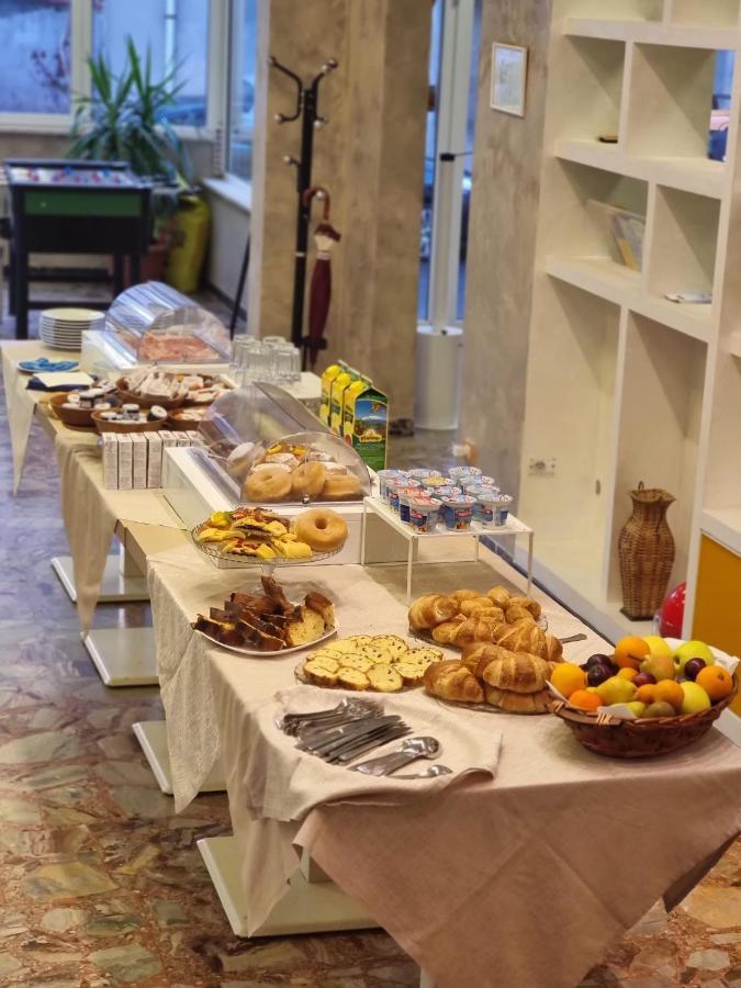 Hotel Morolli Rimini Luaran gambar