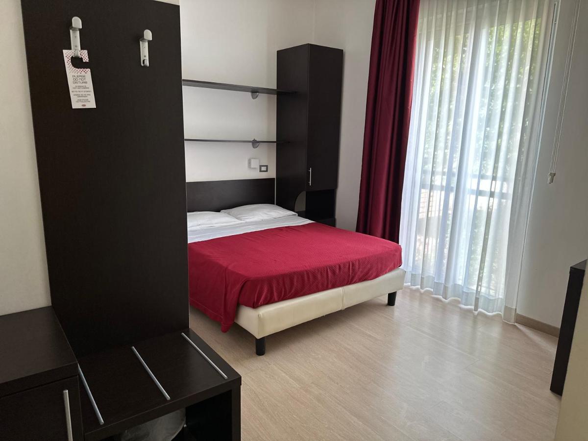 Hotel Morolli Rimini Luaran gambar
