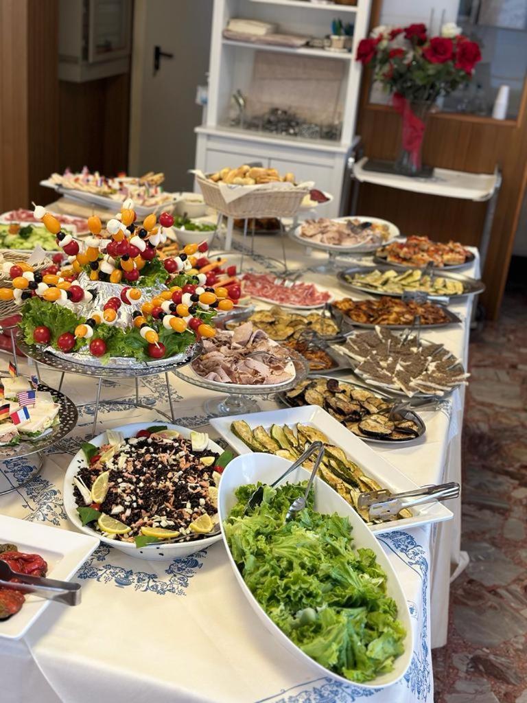Hotel Morolli Rimini Luaran gambar