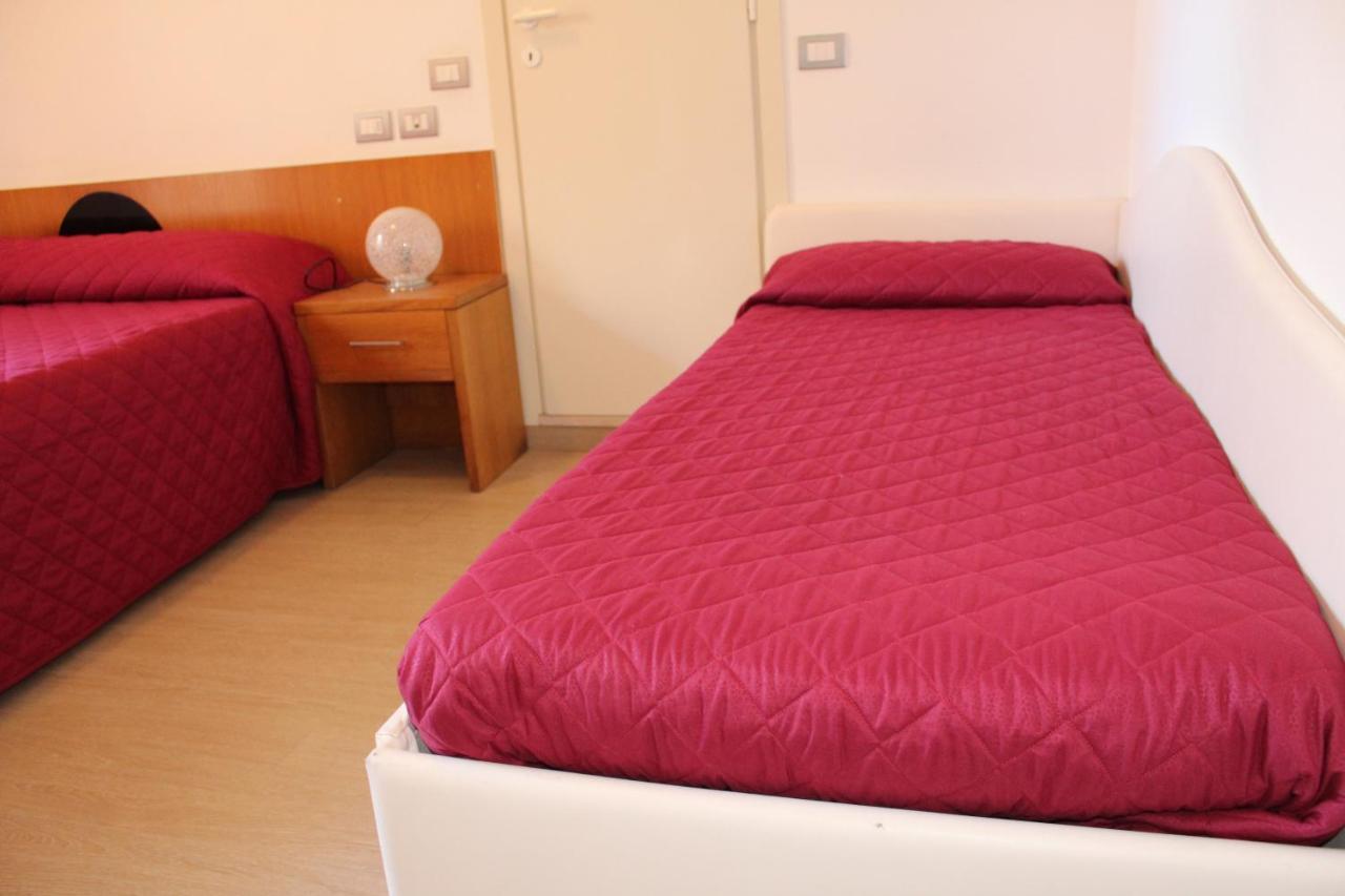 Hotel Morolli Rimini Luaran gambar