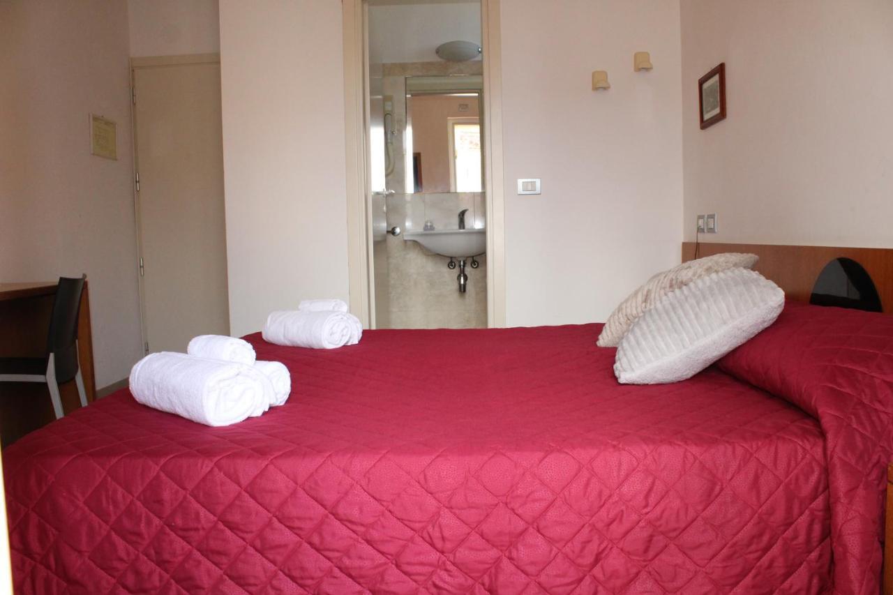 Hotel Morolli Rimini Luaran gambar