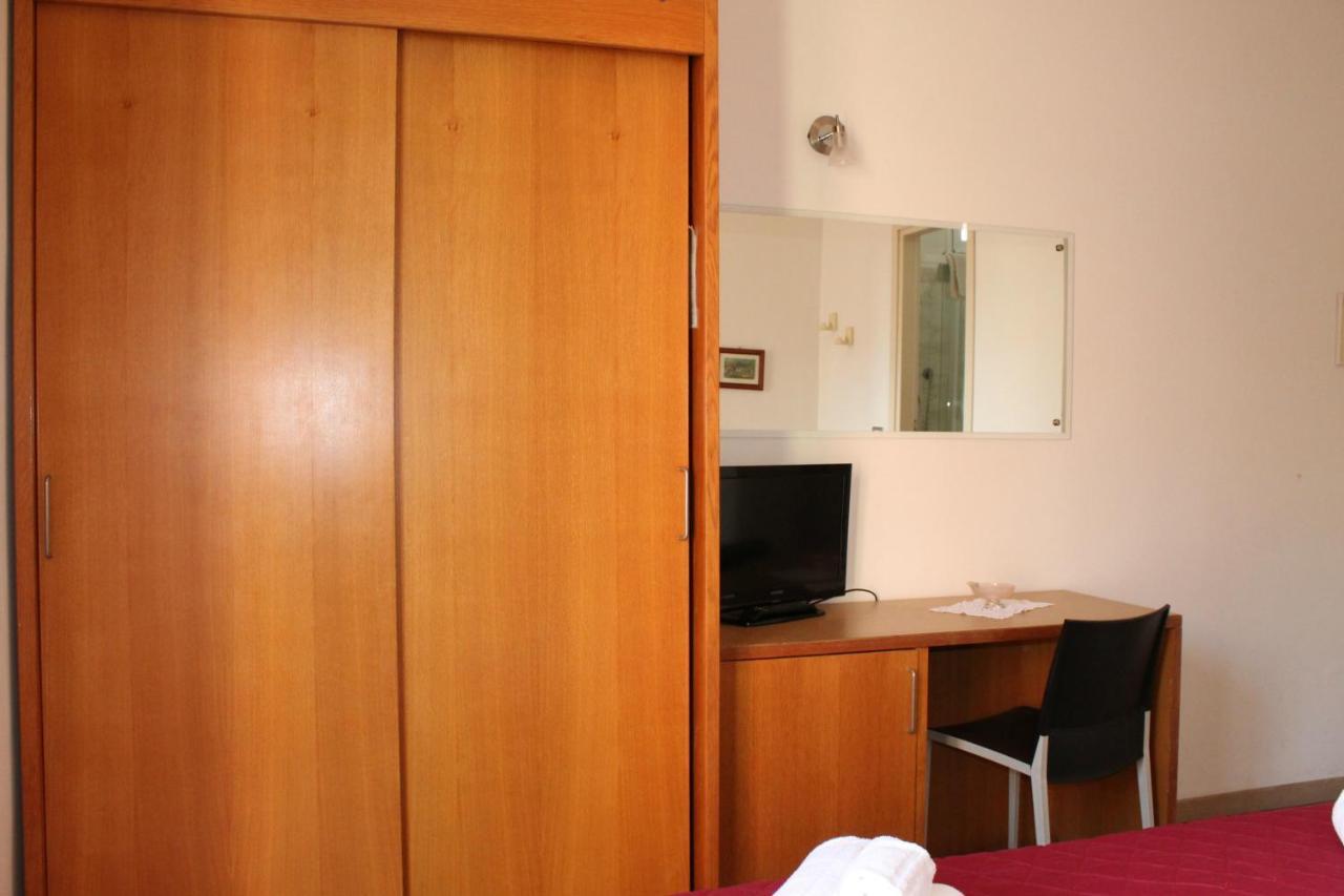 Hotel Morolli Rimini Luaran gambar