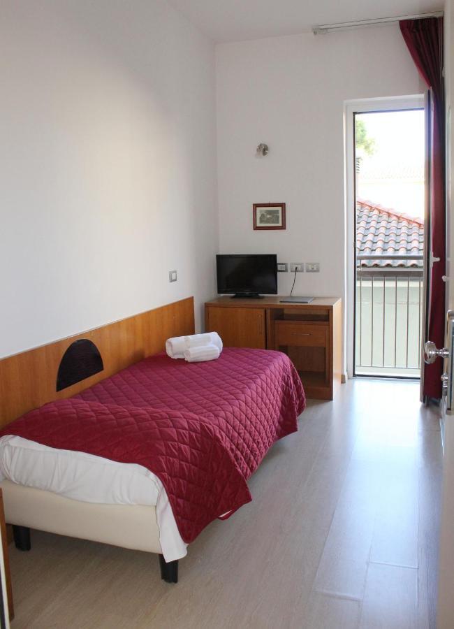 Hotel Morolli Rimini Luaran gambar