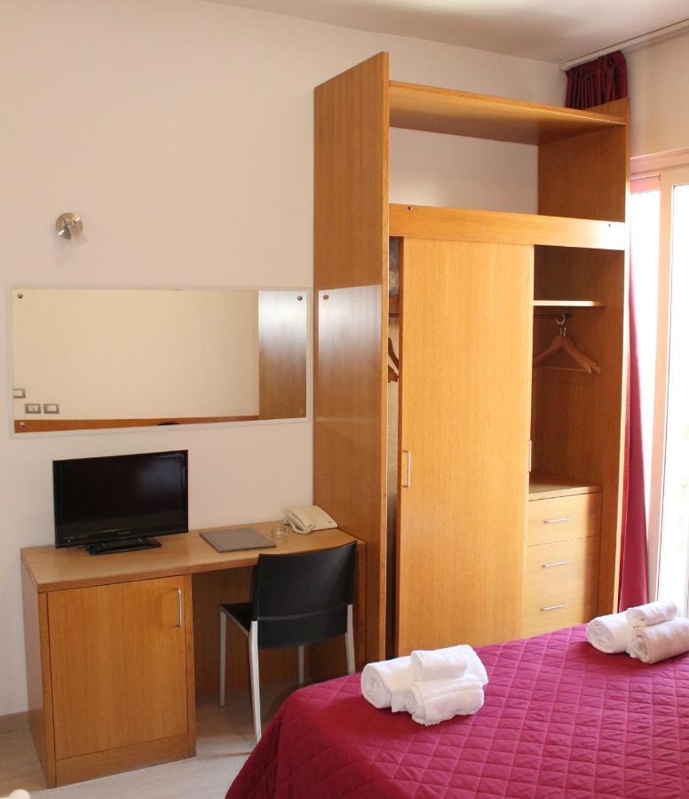 Hotel Morolli Rimini Luaran gambar